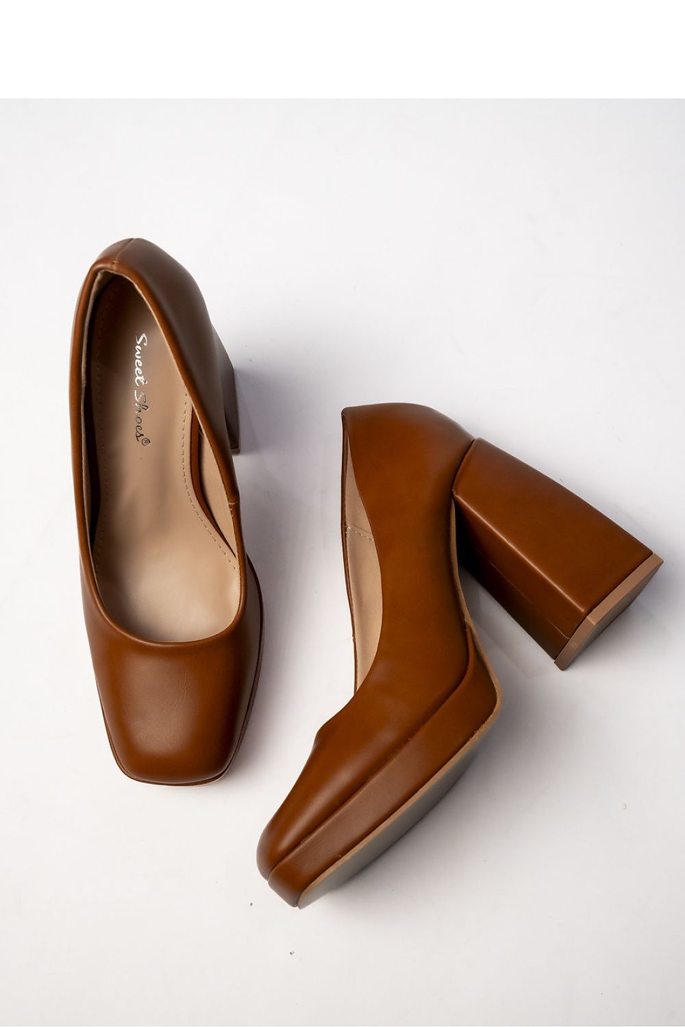 Block heel pumps model 210549 Inello